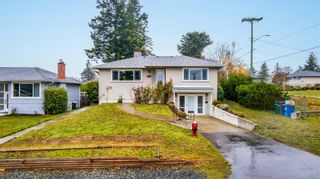 Photo 1: 1098 Willow St in Saanich: SE Lake Hill House for sale (Saanich East)  : MLS®# 920512