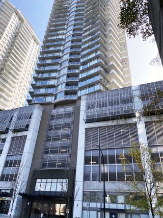 Photo 1: 2702 892 CARNARVON Street in New Westminster: Downtown NW Condo for sale in "Azure II Downtown NW" : MLS®# R2508059