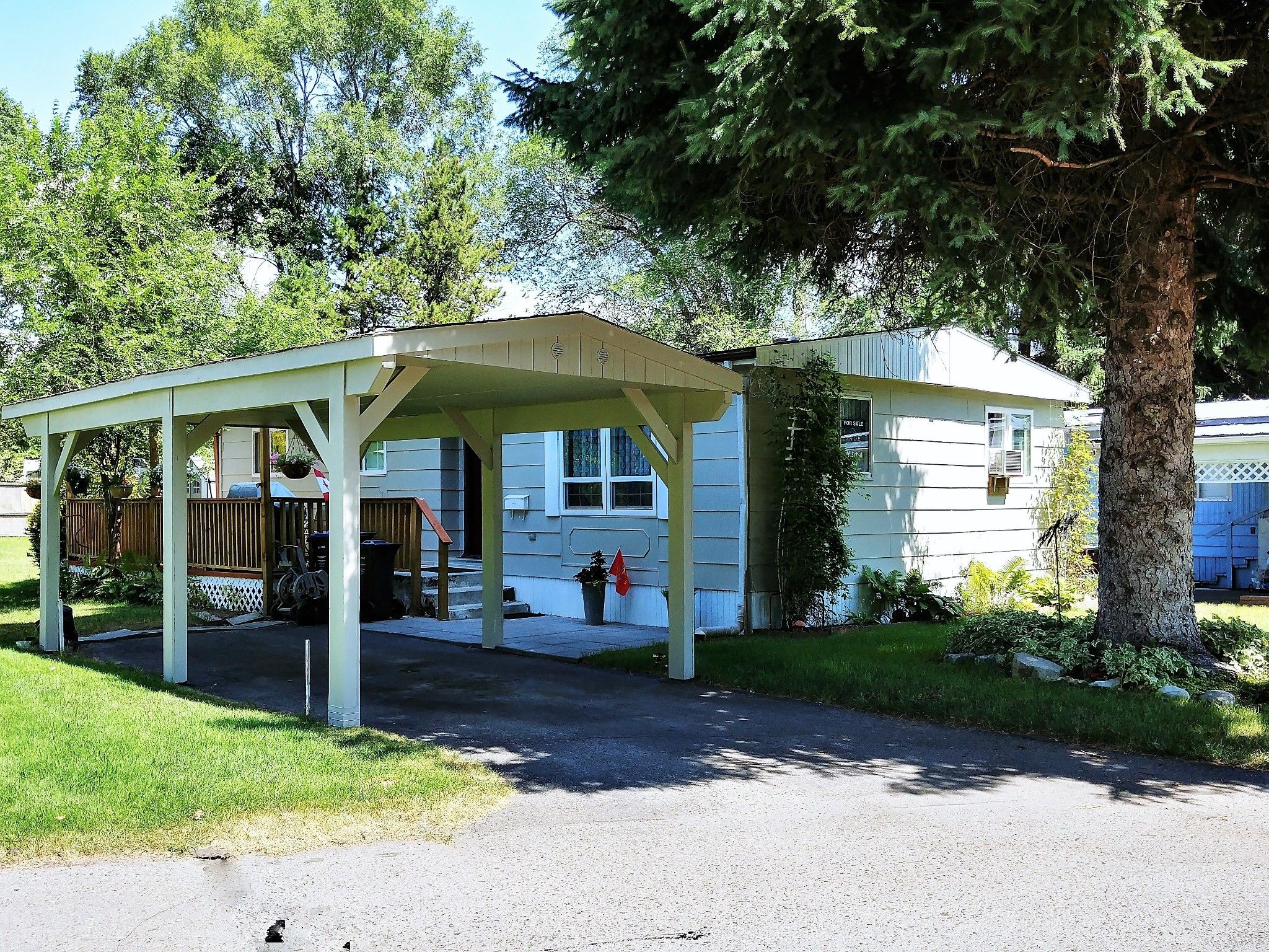 Main Photo: #35 3535 Casorso Road: House for sale (LM)  : MLS®# 10138641