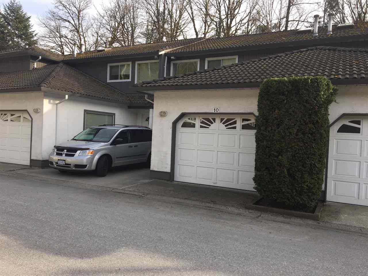 Main Photo: 10 2401 MAMQUAM Road in Squamish: Garibaldi Highlands Townhouse for sale in "Highland Glen Estates" : MLS®# R2148410