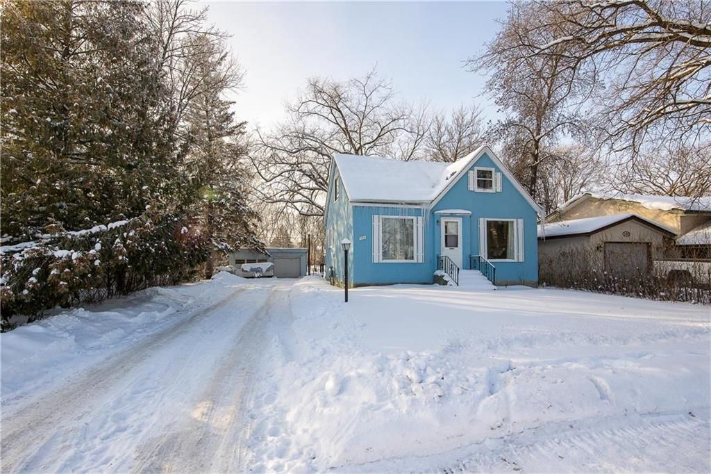 Main Photo: 194 Home Street in Steinbach: R16 Residential for sale : MLS®# 202300499