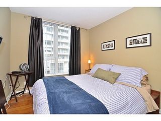 Photo 5: 308 1010 RICHARDS Street in The Gallery: Condo for sale : MLS®# V986408