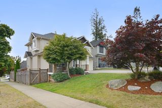 Photo 2: 5944 165TH Street in Surrey: Cloverdale BC House for sale (Cloverdale)  : MLS®# R2101439