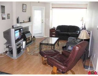 Photo 2: 102 33668 KING RD in Abbotsford: Poplar Condo for sale in "College Park" : MLS®# F2616857