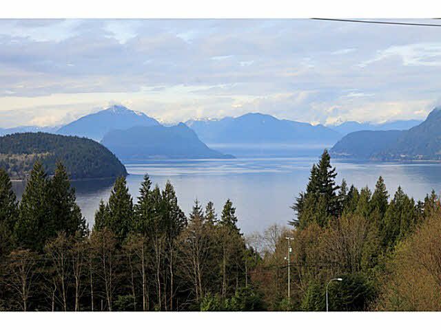 Main Photo: 8513 SEASCAPE Drive in West Vancouver: Howe Sound Townhouse for sale in "SEASCAPES - BELLEVUE PLAN" : MLS®# V1113049