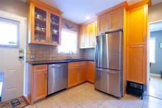 Photo 5: 355 SHERBROOKE Street in New Westminster: Sapperton House for sale in "Sapperton" : MLS®# R2332105