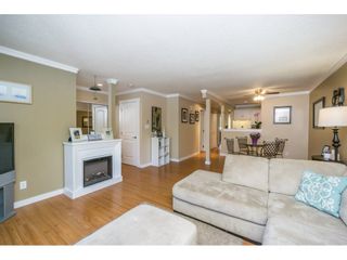 Photo 4: 304 13955 72 Avenue in Surrey: East Newton Townhouse for sale in "Newton Park One" : MLS®# R2102777