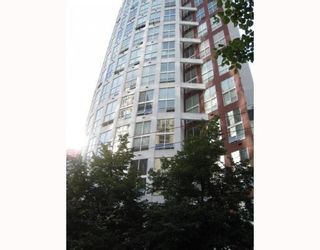 Photo 1: 713 933 SEYMOUR Street in Vancouver: Downtown VW Condo for sale in "THE SPOT" (Vancouver West)  : MLS®# V794826