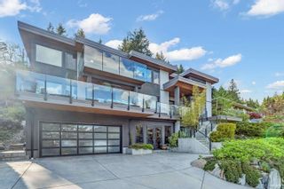 Photo 2: 554 BALLANTREE Road in West Vancouver: Glenmore House for sale : MLS®# R2880370