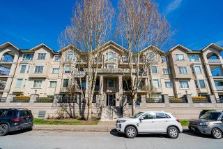 Photo 3: 209 20281 53A Avenue in Langley: Langley City Condo for sale : MLS®# R2869914