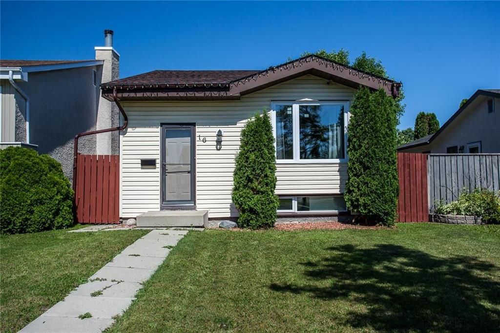 Main Photo: 16 Red Maple Road in Winnipeg: Riverbend Residential for sale (4E)  : MLS®# 202217205