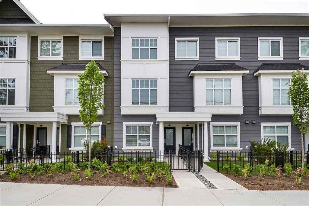 Main Photo: 26 27735 ROUNDHOUSE Drive in Abbotsford: Abbotsford West Townhouse for sale : MLS®# R2514600