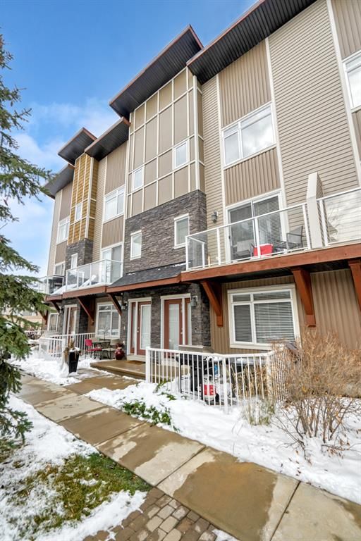 Main Photo: 108 Skyview Point Place NE in Calgary: Skyview Ranch Row/Townhouse for sale : MLS®# A2010610