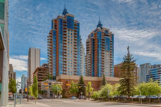 Photo 1: 2206 910 5 Avenue SW in Calgary: Downtown Commercial Core Apartment for sale : MLS®# A2030673