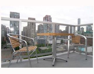 Photo 9: 1007 480 ROBSON Street in Vancouver: Downtown VW Condo for sale in "R&R" (Vancouver West)  : MLS®# V673093