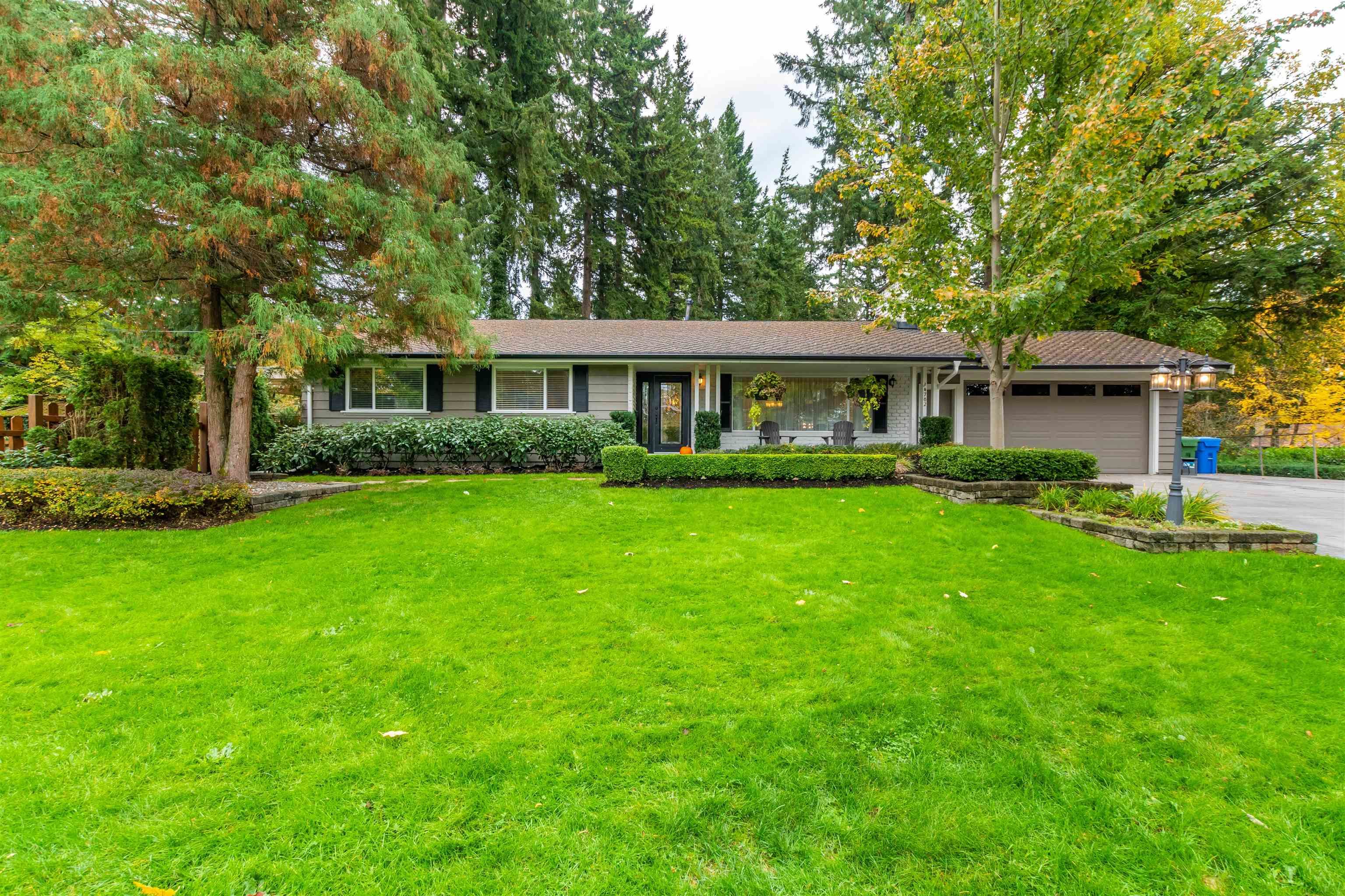 Main Photo: 34702 MT BLANCHARD Drive in Abbotsford: Abbotsford East House for sale : MLS®# R2628654