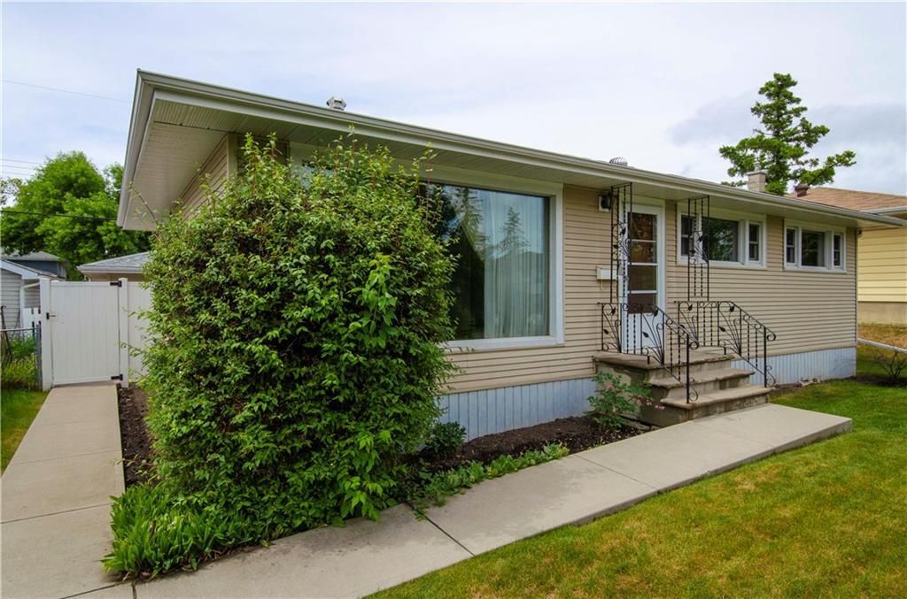 Main Photo: 2427 37 Street SW in Calgary: Glendale Detached for sale : MLS®# C4201043