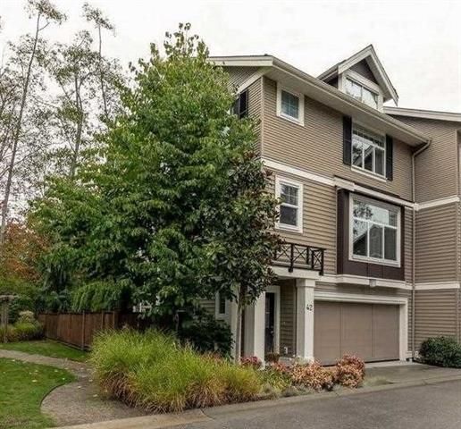 Main Photo: : Townhouse for sale : MLS®# R2316580