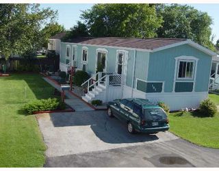 Photo 1: 105 SPRINGWOOD Drive in WINNIPEG: St Vital Mobile Home for sale (South East Winnipeg)  : MLS®# 2708838