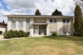 Photo 1: 309 Watson Crescent in Nipawin: Residential for sale : MLS®# SK928249