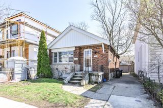Photo 2: 339 Cosburn Avenue in Toronto: Danforth Village-East York House (Bungalow) for sale (Toronto E03)  : MLS®# E8292280
