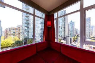 Photo 9: 906 480 ROBSON Street in Vancouver: Downtown VW Condo for sale in "Robson And Richard's" (Vancouver West)  : MLS®# R2763302