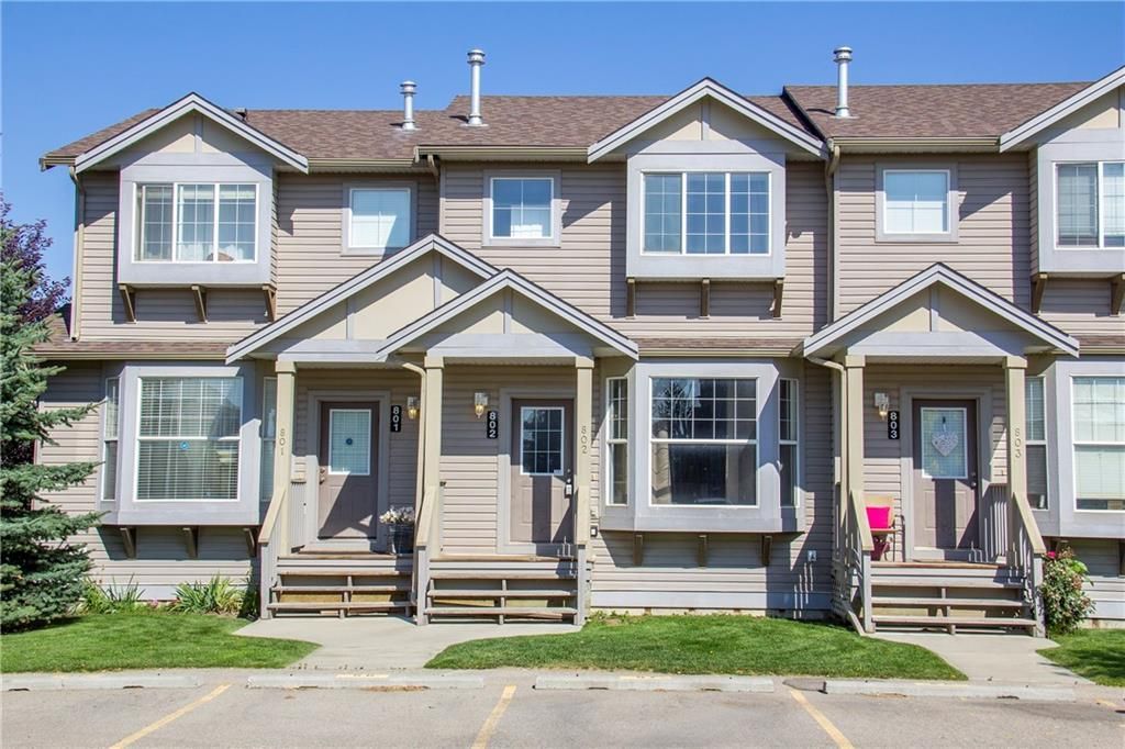 Main Photo: 802 2005 LUXSTONE Boulevard SW: Airdrie Row/Townhouse for sale : MLS®# C4287850