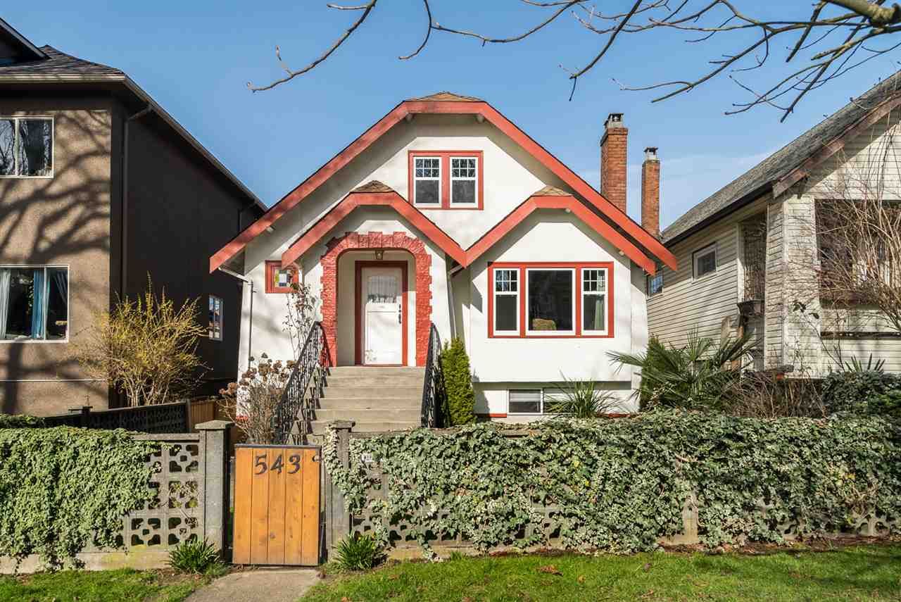 Main Photo: 543 E 10TH Avenue in Vancouver: Mount Pleasant VE House for sale (Vancouver East)  : MLS®# R2039986
