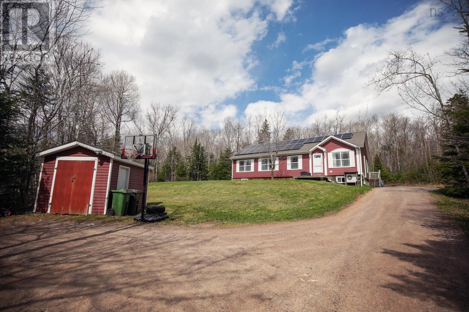 Main Photo: 17980 Highway 2 in Fenwick: House for sale : MLS®# 202308555