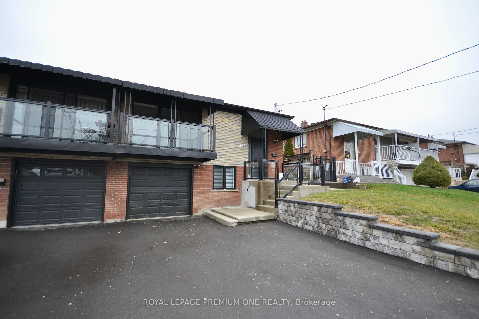 Main Photo: Lower 58 Dovehouse Avenue in Toronto: York University Heights House (Bungalow) for lease (Toronto W05)  : MLS®# W8055928