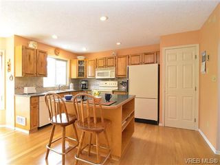 Photo 2: 251 Heddle Ave in VICTORIA: VR View Royal House for sale (View Royal)  : MLS®# 717412