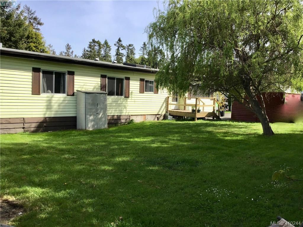 Main Photo: 2522 Sloping Pines Rd in SAANICHTON: CS Hawthorne Manufactured Home for sale (Central Saanich)  : MLS®# 813216