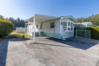 Photo 3: 26 2270 196 Street in Langley: Brookswood Langley Manufactured Home for sale in "PINE RIDGE PARK" : MLS®# R2820366
