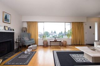 Photo 4: 528 E 7TH Street in North Vancouver: Lower Lonsdale House for sale : MLS®# R2210510