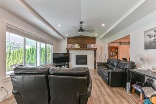 Photo 2: 2152 MAYWOOD Court in Abbotsford: Abbotsford East House for sale : MLS®# R2875085