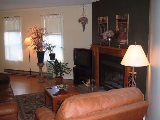 Photo 2: 4 15989 Marine Dr in White Rock: Home for sale