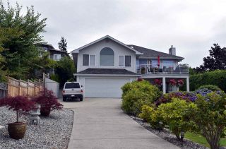 Photo 1: 4848 EAGLEVIEW Road in Sechelt: Sechelt District House for sale (Sunshine Coast)  : MLS®# R2089332