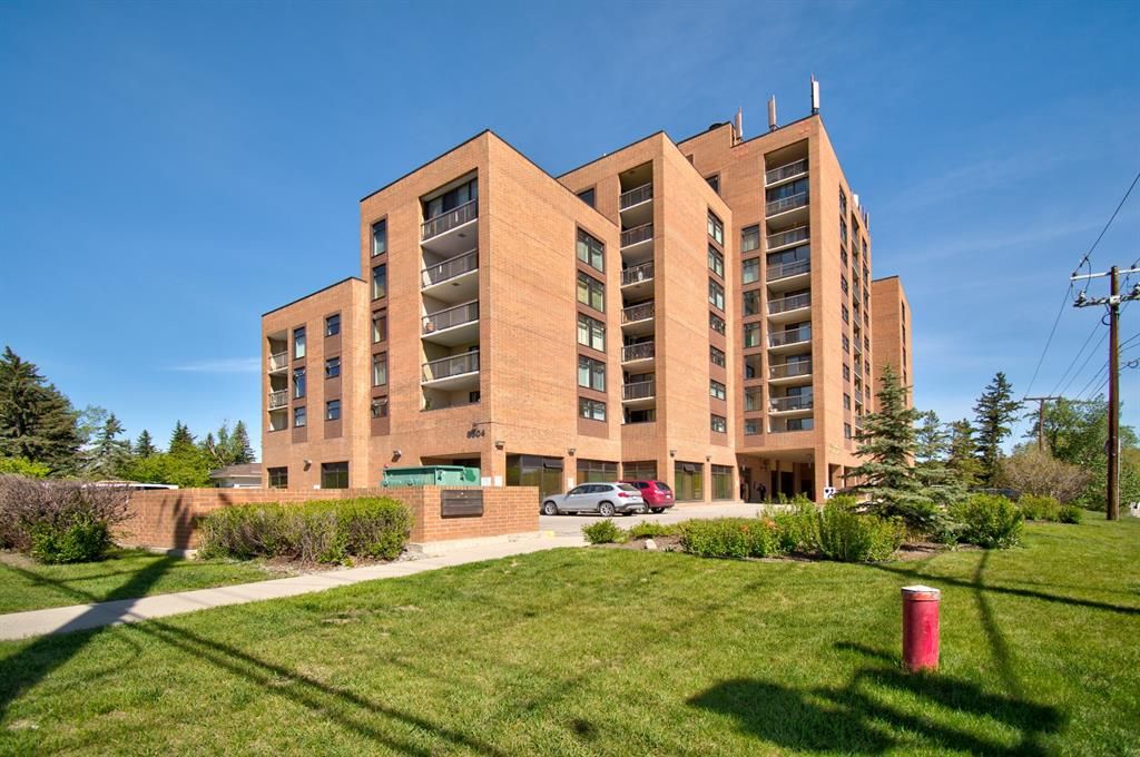 Main Photo: 311 8604 48 Avenue NW in Calgary: Bowness Apartment for sale : MLS®# A1113873