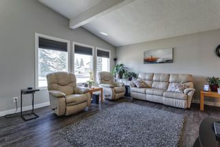 Photo 5: 235 Queen Charlotte Place SE in Calgary: Queensland Detached for sale : MLS®# A1094848