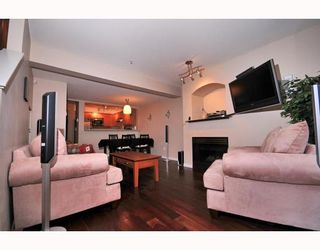 Photo 2: 9 2375 W BROADWAY BB in Vancouver: Kitsilano Townhouse for sale in "TALIESEN" (Vancouver West)  : MLS®# V755443