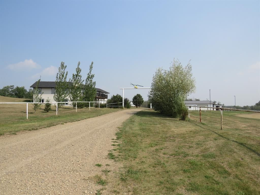 Main Photo: 38229 Range Road 242: Rural Lacombe County Detached for sale : MLS®# A1137211