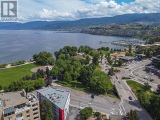 Main Photo: 88 LAKESHORE Drive Unit# 201 in Penticton: House for sale : MLS®# 200450