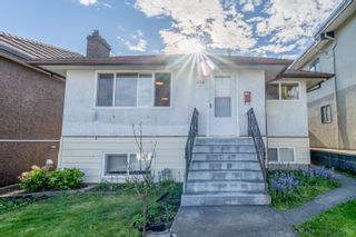 Photo 3: 135 HOWARD Avenue in Burnaby: Capitol Hill BN House for sale (Burnaby North)  : MLS®# R2879343