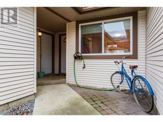 Photo 3: 133 Wyndham Crescent Unit# 115 in Kelowna: House for sale : MLS®# 10306765