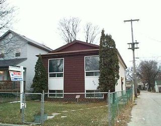 Photo 1: 454 MOUNTAIN Avenue in Winnipeg: North End Single Family Detached for sale (North West Winnipeg)  : MLS®# 2619288