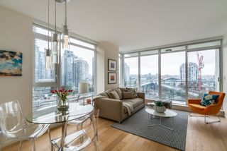 Photo 4: 806 1351 CONTINENTAL Street in Vancouver: Downtown VW Condo for sale in "MADDOX" (Vancouver West)  : MLS®# R2147393