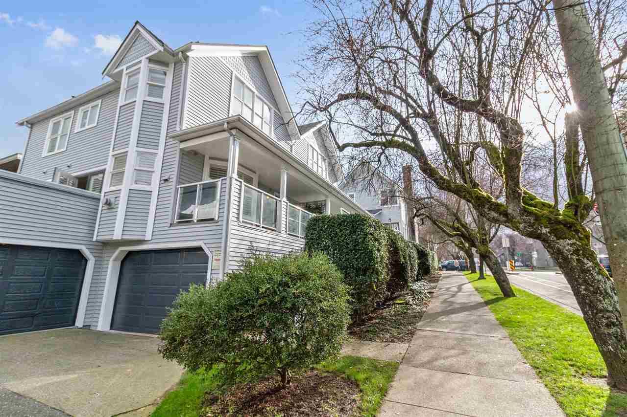 Main Photo: 1840 CYPRESS Street in Vancouver: Kitsilano Townhouse for sale (Vancouver West)  : MLS®# R2438120