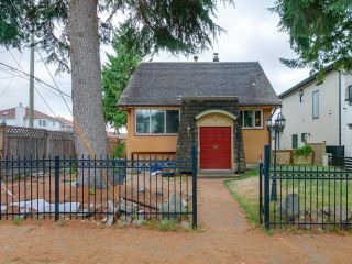 Photo 1: 1978 NASSAU Drive in Vancouver: Fraserview VE House for sale (Vancouver East)  : MLS®# R2631676