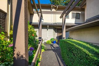 Photo 3: 102 12755 16 Avenue in Surrey: Crescent Bch Ocean Pk. Townhouse for sale in "Courtyards at Ocean Park" (South Surrey White Rock)  : MLS®# R2729944