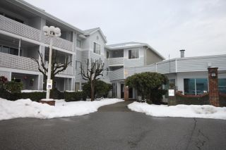 Photo 2: 110 32823 LANDEAU PLACE in Abbotsford: Central Abbotsford Condo for sale : MLS®# R2642211